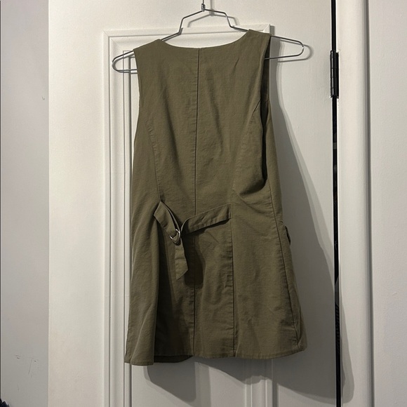 A New Day Linen Vest Top in Olive - Picture 5 of 6